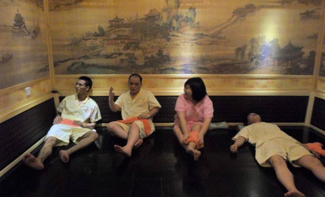 去整形醫(yī)院不如在遠紅外家用汗蒸房汗蒸可美容塑身還有益身體